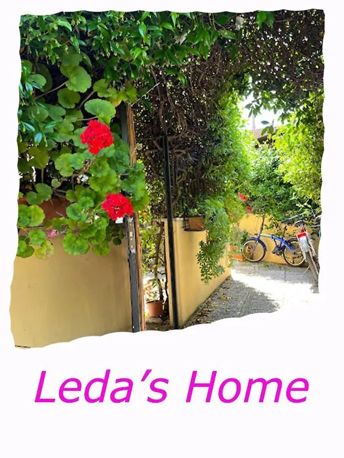 Leda'S Home Roma 0*,